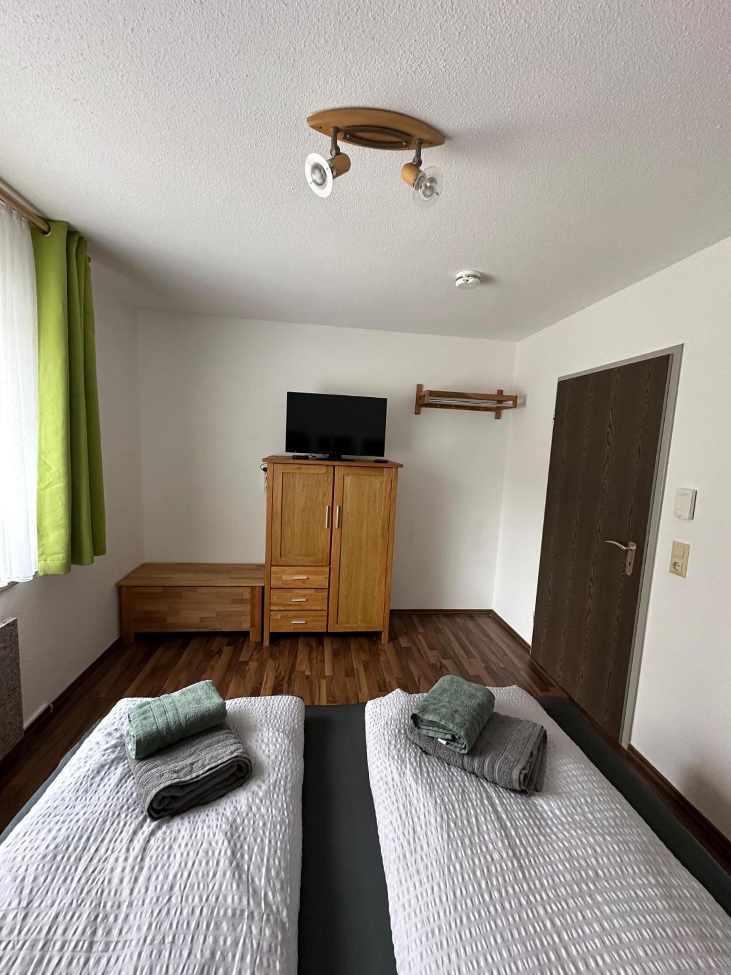 Ferienwohnung Mecarda In ザンクト・エングルマール エクステリア 写真