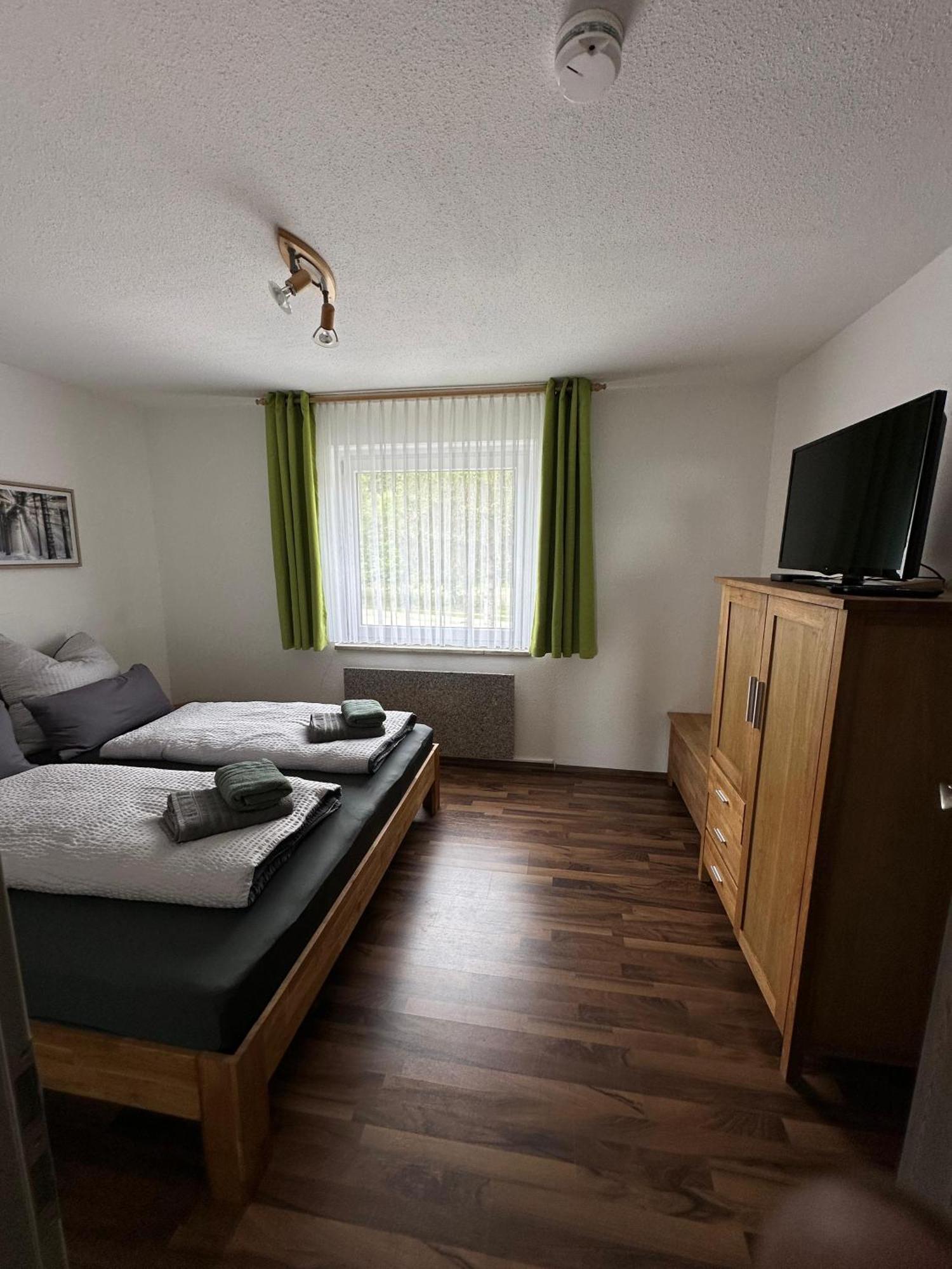 Ferienwohnung Mecarda In ザンクト・エングルマール エクステリア 写真